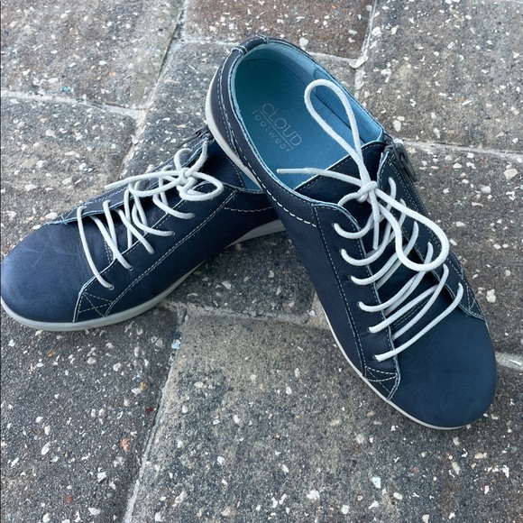 Cloud Aika’s Navy Blue Casual Sneakers 👟 - Picture 3 of 12